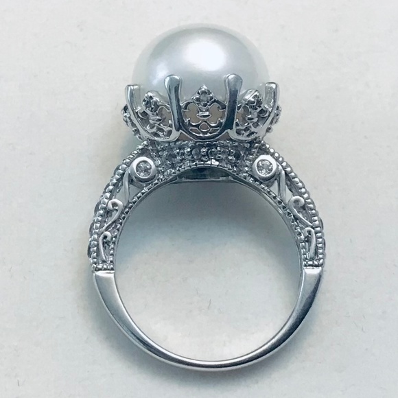 Genuine Cultured White Pearl & Zircon Crown Ring - Picture 4 of 10